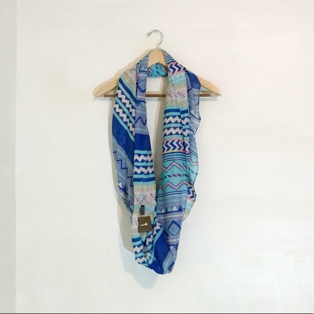 Scarf& scarf. Price as shown.